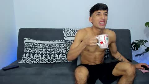 Snapshot of joel_foxx chatting on 11-12-25, 11:21 joel_foxx online show from 11-12-25, 11:21