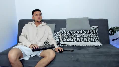 Snapshot of joel_foxx chatting on 11-20-25, 11:21 joel_foxx online show from 11-20-25, 11:21