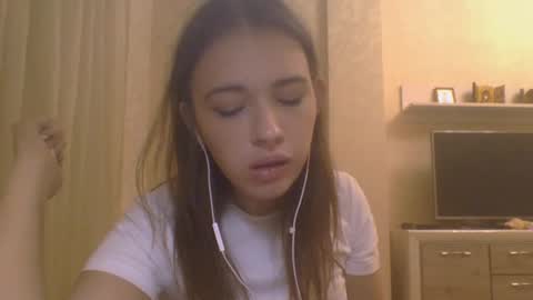 Jennifer online show from 10-15-25, 06:08