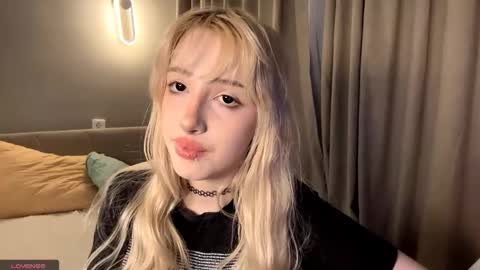 Amaya online show from 11-14-25, 03:22