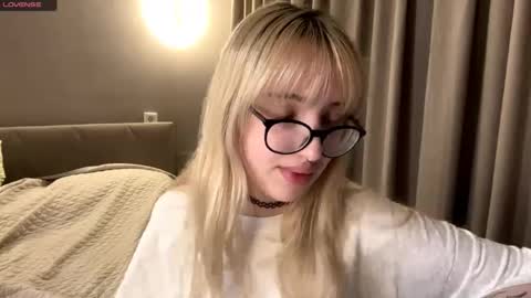 Amaya online show from 11-20-25, 03:23