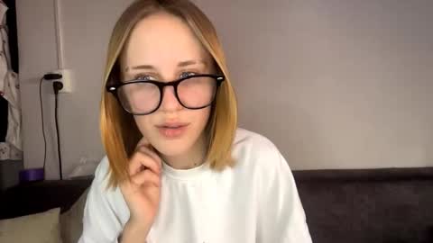 Snapshot of joelmaillard chatting on 02-09-26, 10:30 Sasha online show from 02-09-26, 10:30