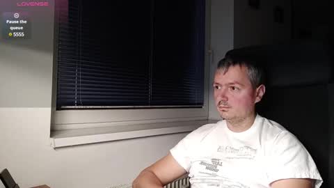 Snapshot of jogger1991 chatting on 01-06-25, 04:02 Jogger1991 online show from 01-06-25, 04:02