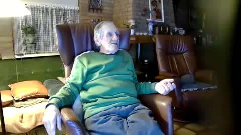 Snapshot of johan7_heet chatting on 12-06-24, 08:07 johan7 heet online show from 12-06-24, 08:07