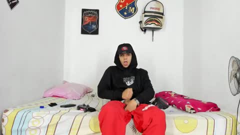 Snapshot of johan_and_antonella chatting on 12-10-24, 02:27 johan_and_antonella online show from 12-10-24, 02:27