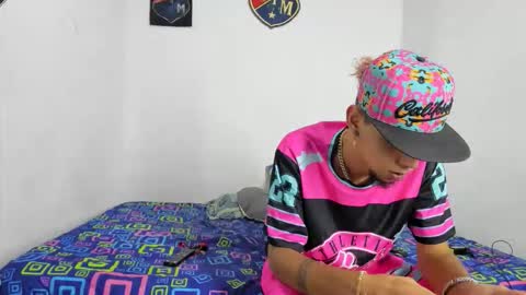 Snapshot of johan_and_antonella chatting on 10-20-25, 03:40 johan_and_antonella online show from 10-20-25, 03:40