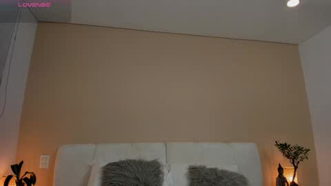 Snapshot of johana_fox_ chatting on 10-21-25, 12:00 johana fox online show from 10-21-25, 12:00