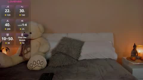 Snapshot of johana_fox_ chatting on 10-23-25, 10:30 johana fox online show from 10-23-25, 10:30