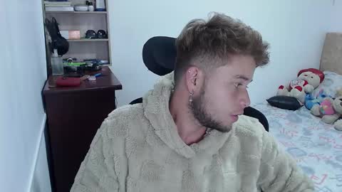 JOHAN independient model online show from 12-30-24, 05:04