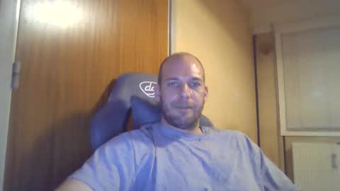 john1212124 online show from 09-26-25, 01:09