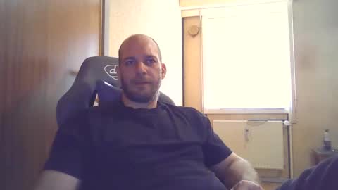john1212124 online show from 09-28-25, 07:25