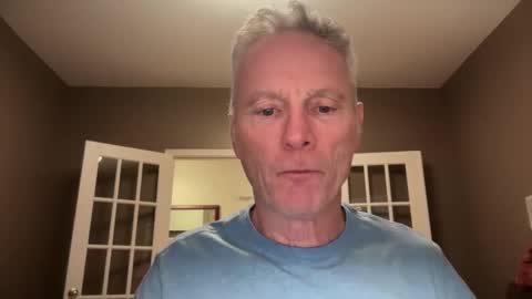 Snapshot of john555_555 chatting on 10-15-25, 01:00 JackJack online show from 10-15-25, 01:00