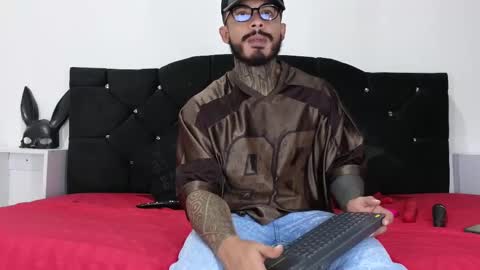 John  online show from 03-01-25, 07:04