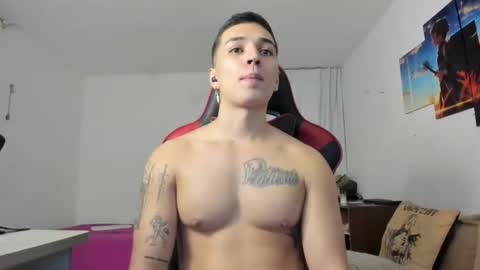 Snapshot of john_s117 chatting on 02-11-26, 11:10 JOHN online show from 02-11-26, 11:10