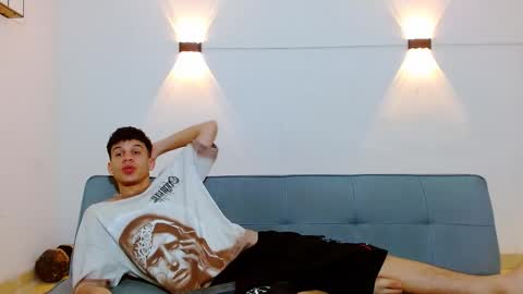 john_ssnow29 online show from 01-08-26, 11:34