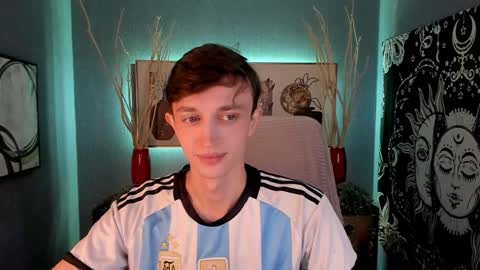 Snapshot of john_weasley chatting on 02-06-25, 01:27 John online show from 02-06-25, 01:27