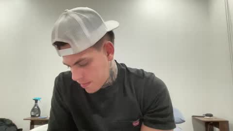 Snapshot of johnafterdark chatting on 12-19-24, 02:12 JAXX online show from 12-19-24, 02:12