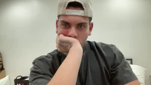 Snapshot of johnafterdark chatting on 01-08-25, 02:14 JAXX online show from 01-08-25, 02:14