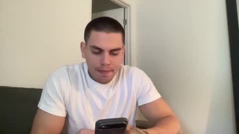 Snapshot of johnafterdark chatting on 11-25-25, 09:04 JAXX online show from 11-25-25, 09:04