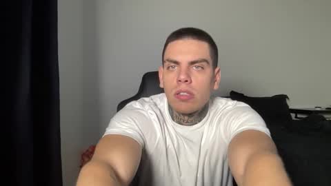 Snapshot of johnafterdark chatting on 12-16-25, 01:43 JAXX online show from 12-16-25, 01:43