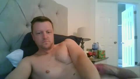 Snapshot of johnd101020 chatting on 02-18-26, 02:13 johnd101020 online show from 02-18-26, 02:13