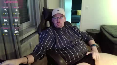 Snapshot of johndor22 chatting on 12-01-24, 07:25 Jones online show from 12-01-24, 07:25