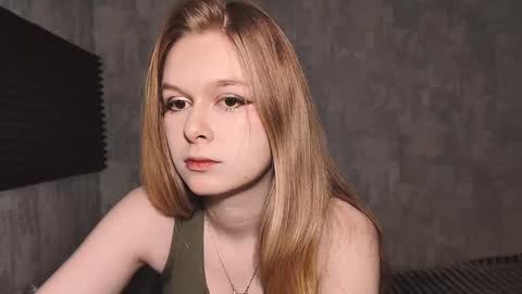 Snapshot of johnettebrackbill chatting on 03-31-26, 07:31 SofiaOweenss online show from 03-31-26, 07:31