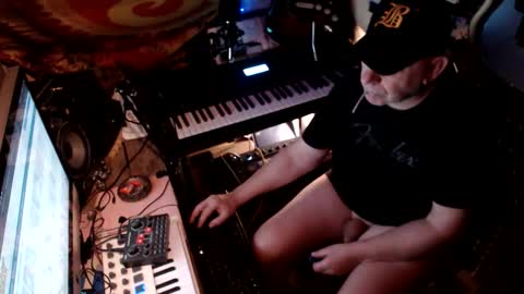 Snapshot of johnfeelgood004 chatting on 01-19-26, 05:00 johnfeelgood004 online show from 01-19-26, 05:00