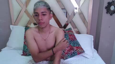 Snapshot of johnn_miller_ chatting on 12-17-25, 07:20 JOHNN MILLER online show from 12-17-25, 07:20