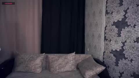 Snapshot of johnnietantum chatting on 10-26-25, 05:30 Rocio online show from 10-26-25, 05:30