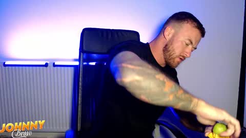 johnny_bravo808 online show from 09-24-25, 01:42