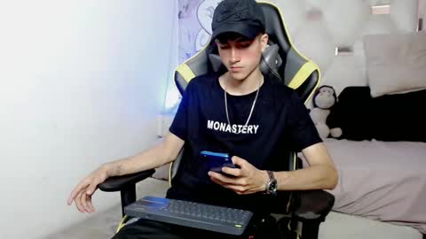 johnny_cagee online show from 01-12-26, 03:23