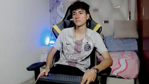 johnny_cagee online show from 01-16-26, 03:43