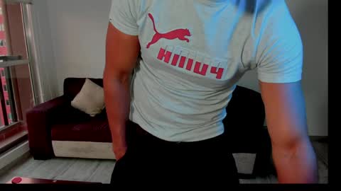 Snapshot of johnny_seens1 chatting on 12-06-24, 10:30 Johnny online show from 12-06-24, 10:30