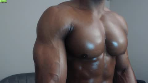 Snapshot of johnnydolce50 chatting on 11-29-25, 09:51 MASTER OF SUBS BETA SLAVES online show from 11-29-25, 09:51