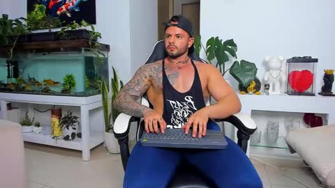 JOHNNY online show from 11-06-25, 12:33