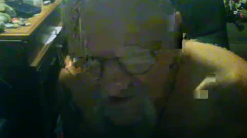 johnnyshung1 online show from 10-18-25, 09:15