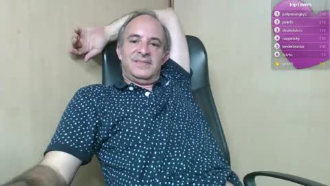 Snapshot of johnq_23 chatting on 12-13-24, 04:16 John online show from 12-13-24, 04:16