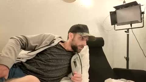 Snapshot of johnryantexas chatting on 11-04-25, 02:54 Give John Ryan A Thumbs Up online show from 11-04-25, 02:54