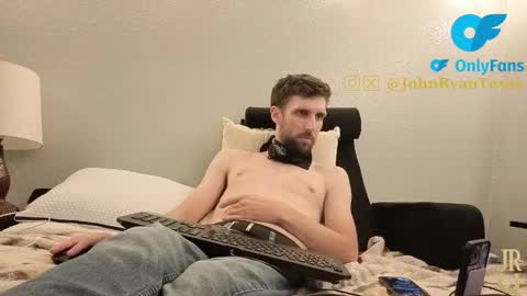 Snapshot of johnryantexas chatting on 11-18-25, 05:01 Give John Ryan A Thumbs Up online show from 11-18-25, 05:01