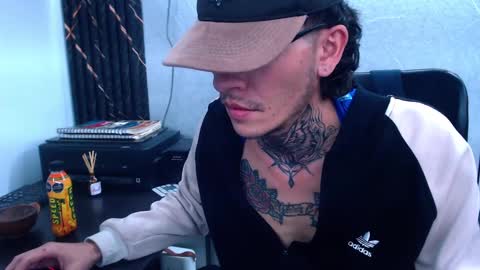 johnsonisaac94  online show from 02-12-25, 08:27