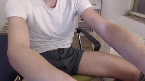 Snapshot of johnx_73 chatting on 11-06-25, 04:41 John online show from 11-06-25, 04:41