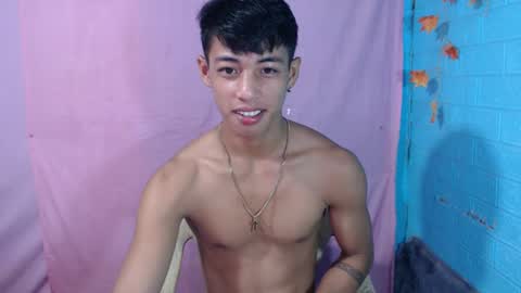 Snapshot of johnydestroyer chatting on 02-20-25, 12:41 johnydestroyer online show from 02-20-25, 12:41