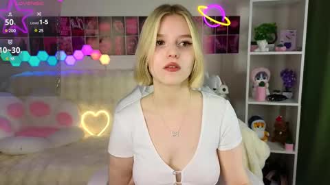 Paula online show from 02-27-25, 01:16