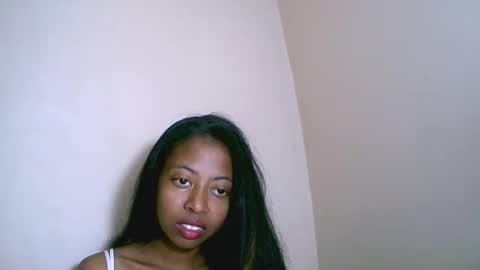 Snapshot of joliekah27 chatting on 11-12-25, 08:37 joliekah27 online show from 11-12-25, 08:37