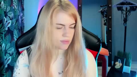 Jolly online show from 01-25-25, 02:47