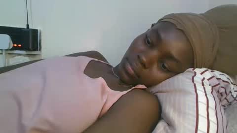 jollynabeb online show from 10-08-25, 11:46