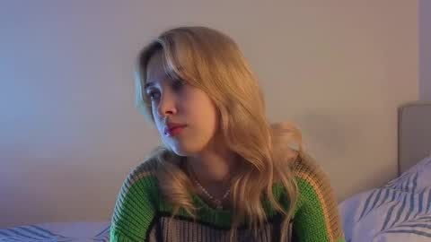 Viola online show from 11-22-25, 11:09