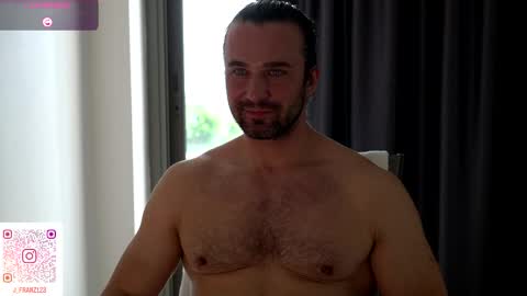 Snapshot of jonathanfranz123 chatting on 10-31-25, 02:12 jonathanfranz123 online show from 10-31-25, 02:12