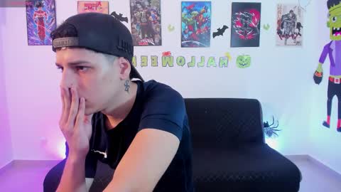 Snapshot of jonathanjoestar_ chatting on 10-15-25, 11:27 Instagram jonathanfit14 online show from 10-15-25, 11:27